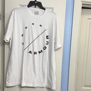 Under Armour White Short Sleeve Tee with Black Circular Graphic
